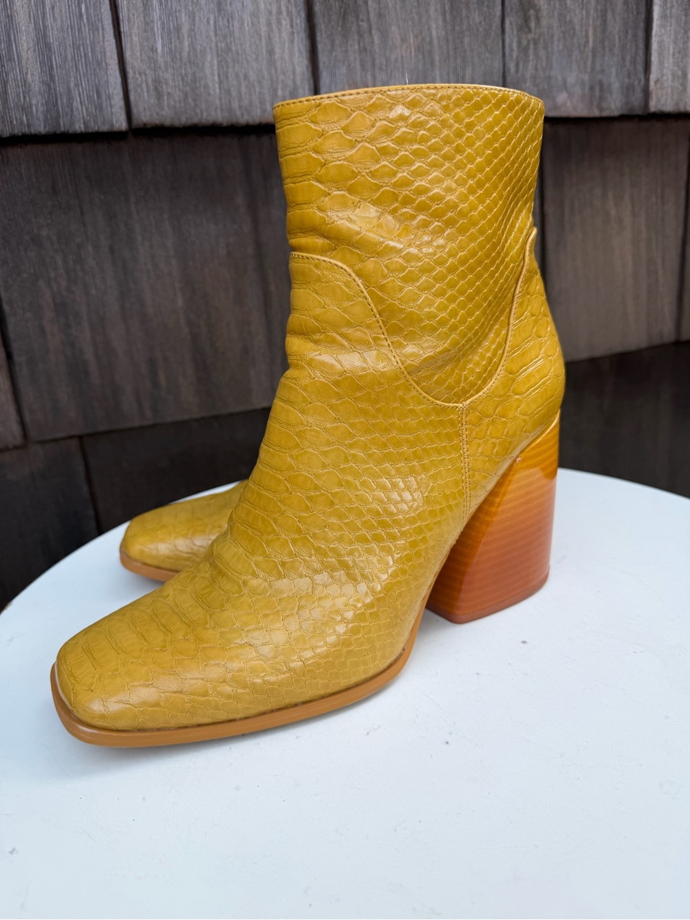 Circus by Sam Edelman booties yellow textured faux leather heels Sz 9.5 - Picture 4 of 10